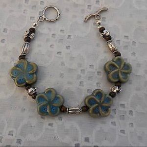 NEW Ceramic Flower Beaded Toggle Bracelet  7.25”